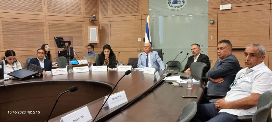 مناقشة مشروع حراسة المدارس العربية